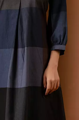 Colourblocked V-Neck A-Line Kurta With Trousers