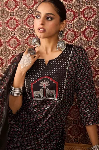 Floral Printed  Cotton Straight Kurta Trousers With Dupatta