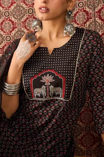 Floral Printed  Cotton Straight Kurta Trousers With Dupatta