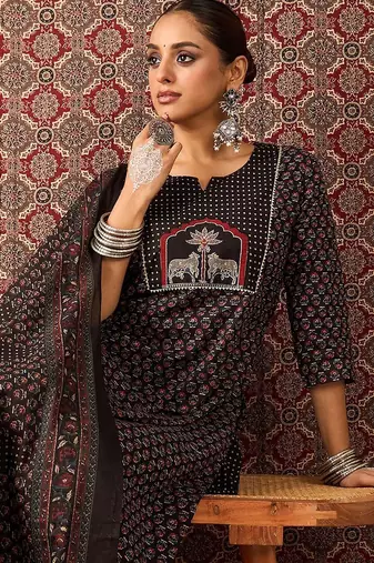 Floral Printed  Cotton Straight Kurta Trousers With Dupatta
