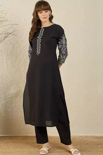 Women Ethnic Motifs Embroidered Regular Thread Work  Cotton Kurta with Trousers
