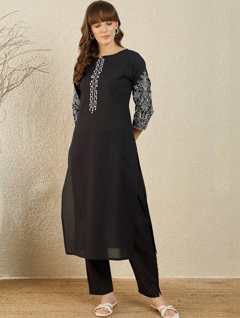 Women Ethnic Motifs Embroidered Regular Thread Work  Cotton Kurta with Trousers