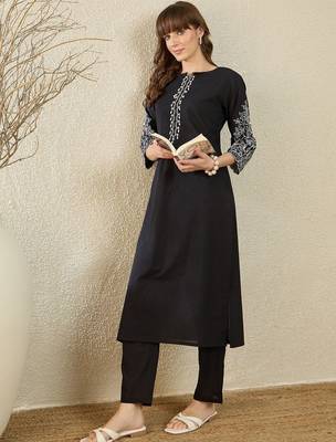 Women Ethnic Motifs Embroidered Regular Thread Work  Cotton Kurta with Trousers 5