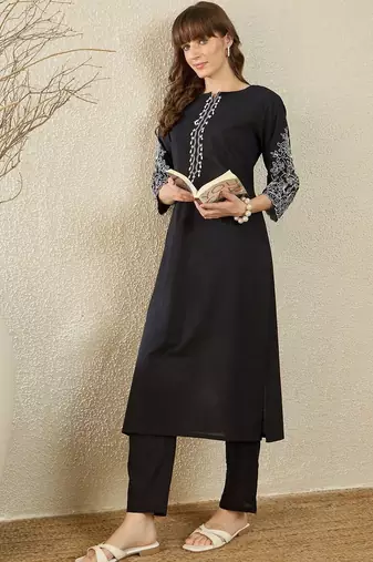 Women Ethnic Motifs Embroidered Regular Thread Work  Cotton Kurta with Trousers