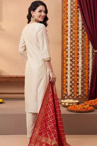Women Ethnic Motifs Embroidered Regular Thread Work Kurta with Trousers & With Dupatta