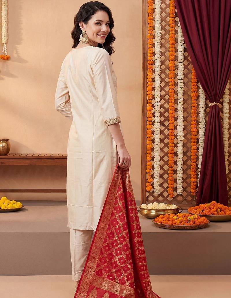 Women Ethnic Motifs Embroidered Regular Thread Work Kurta with Trousers & With Dupatta