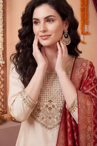 Women Ethnic Motifs Embroidered Regular Thread Work Kurta with Trousers & With Dupatta