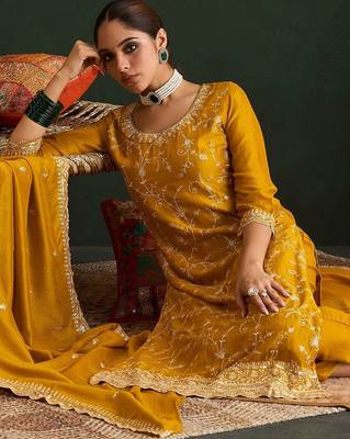 Women Ethnic Motifs Embroidered Regular Thread Work Kurta with Trousers & With Dupatta 2