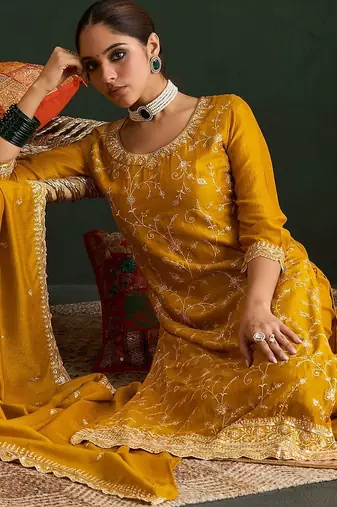 Women Ethnic Motifs Embroidered Regular Thread Work Kurta with Trousers & With Dupatta
