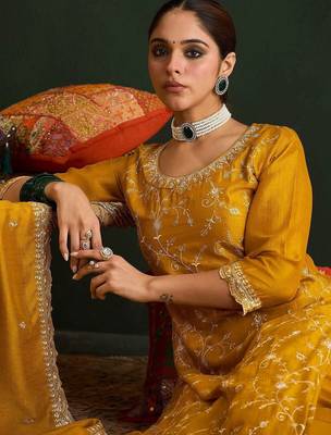 Women Ethnic Motifs Embroidered Regular Thread Work Kurta with Trousers & With Dupatta 3