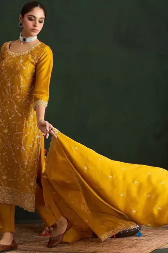 Women Ethnic Motifs Embroidered Regular Thread Work Kurta with Trousers & With Dupatta