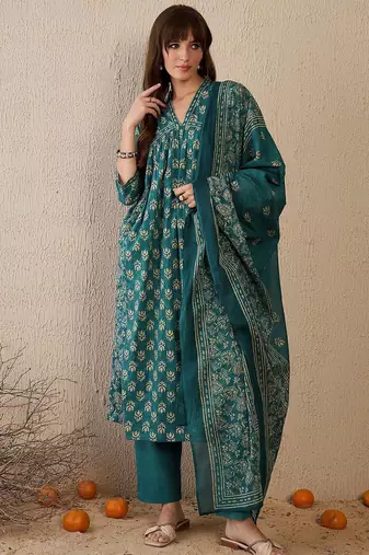 Women Floral Printed Empire  Cotton Kurta with Trousers & With Dupatta