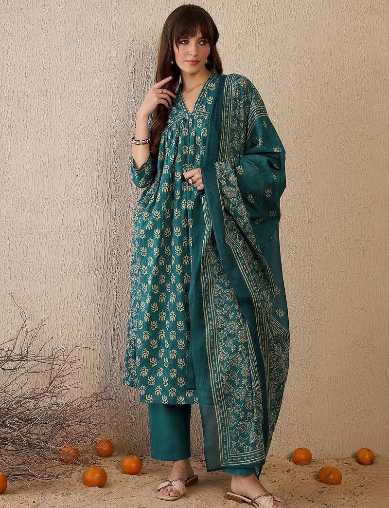Women Floral Printed Empire  Cotton Kurta with Trousers & With Dupatta
