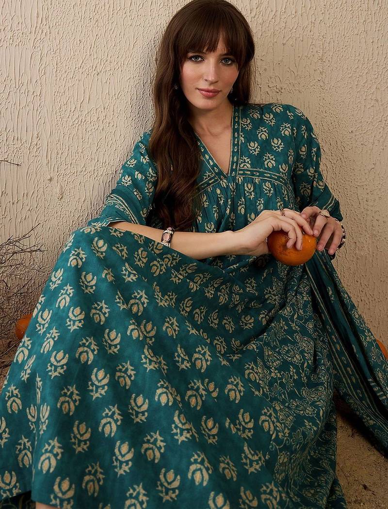 Women Floral Printed Empire  Cotton Kurta with Trousers & With Dupatta