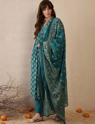 Women Floral Printed Empire  Cotton Kurta with Trousers & With Dupatta 4
