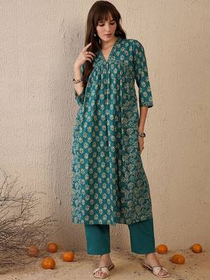 Women Floral Printed Empire  Cotton Kurta with Trousers & With Dupatta 6
