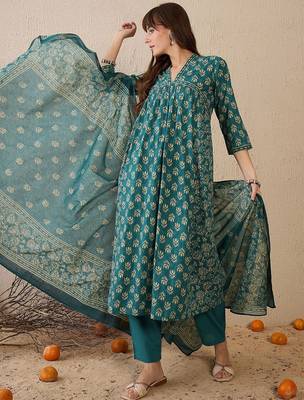 Women Floral Printed Empire  Cotton Kurta with Trousers & With Dupatta 7