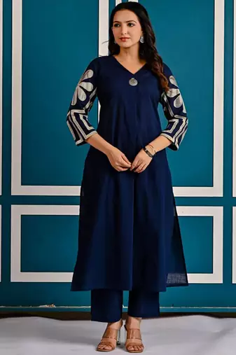 Women Embroidered Regular Thread Work  Cotton A-Line Kurta with Trousers