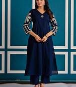 Women Embroidered Regular Thread Work  Cotton A-Line Kurta with Trousers