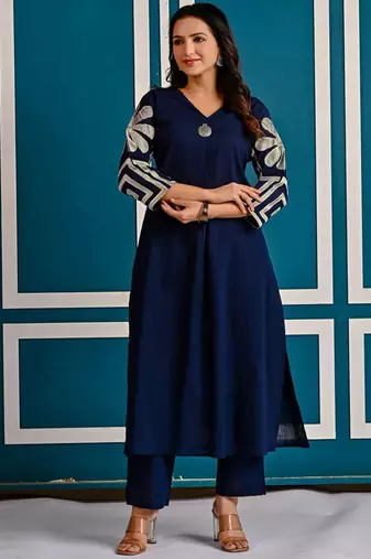Women Embroidered Regular Thread Work  Cotton A-Line Kurta with Trousers