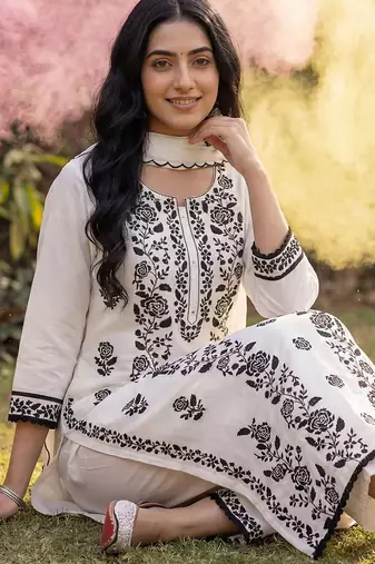 Ethnic Motifs Embroidered Regular Thread Work Kurta With Trousers & Dupatta