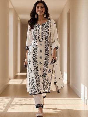 Ethnic Motifs Embroidered Regular Thread Work Kurta With Trousers & Dupatta 3