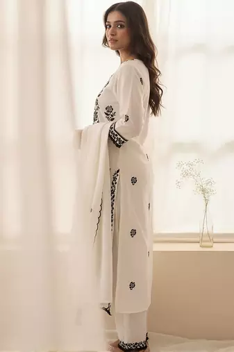 Ethnic Motifs Embroidered Regular Thread Work Kurta With Trousers & Dupatta