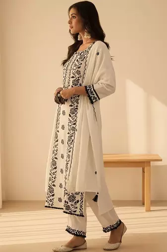 Ethnic Motifs Embroidered Regular Thread Work Kurta With Trousers & Dupatta