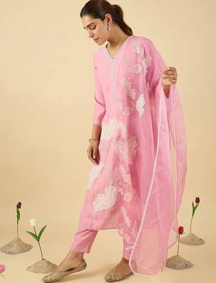 Women Floral Embroidered Kurta with Trousers & Dupatta 3