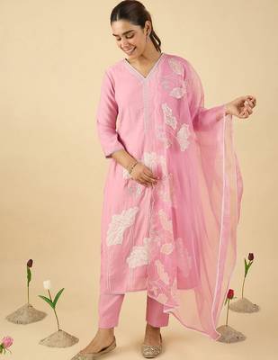 Women Floral Embroidered Kurta with Trousers & Dupatta 5