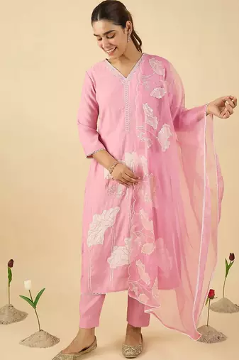 Women Floral Embroidered Kurta with Trousers & Dupatta