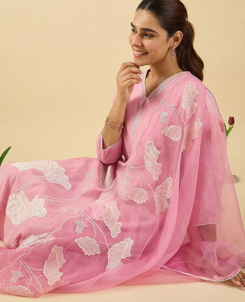 Women Floral Embroidered Kurta with Trousers & Dupatta