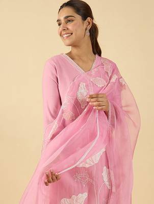 Women Floral Embroidered Kurta with Trousers & Dupatta 7