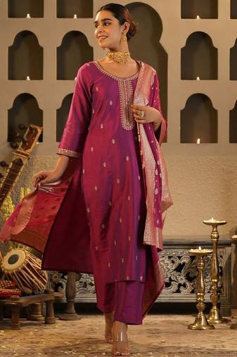 Floral Embroidered Round Neck Zari Straight Kurta & Trousers With Dupatta