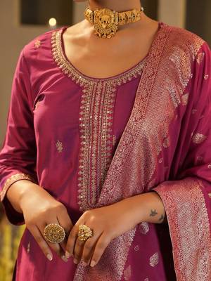 Floral Embroidered Round Neck Zari Straight Kurta & Trousers With Dupatta 3