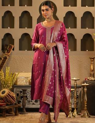 Floral Embroidered Round Neck Zari Straight Kurta & Trousers With Dupatta 4