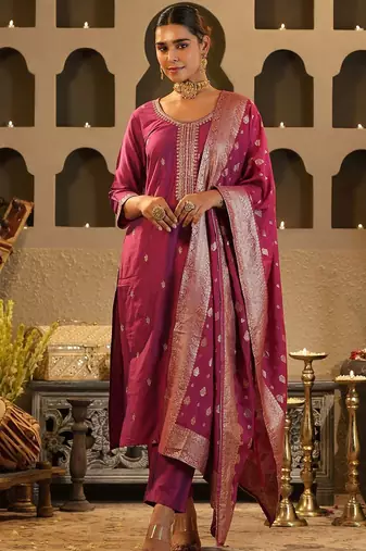 Floral Embroidered Round Neck Zari Straight Kurta & Trousers With Dupatta