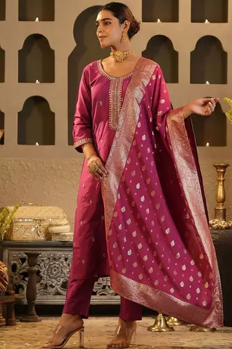 Floral Embroidered Round Neck Zari Straight Kurta & Trousers With Dupatta