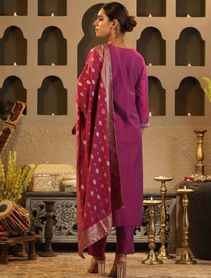 Floral Embroidered Round Neck Zari Straight Kurta & Trousers With Dupatta 6