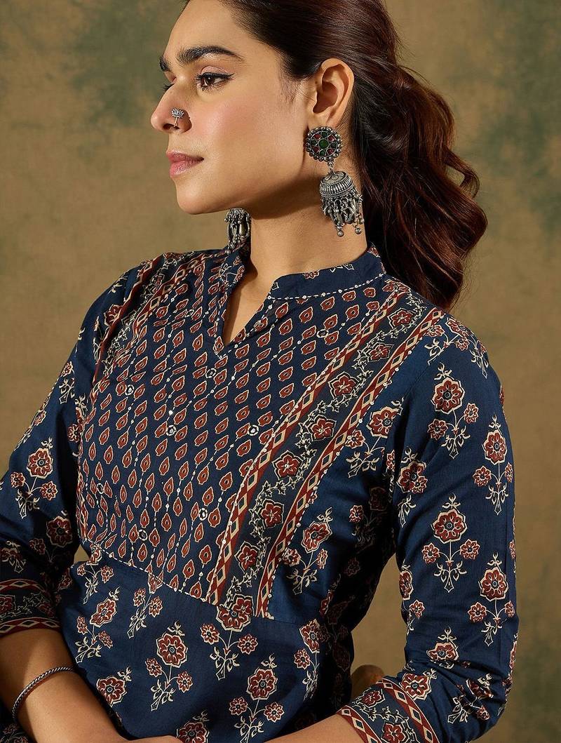 Ethnic Motifs Printed  Cotton Kurta With Trousers