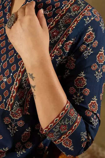 Ethnic Motifs Printed  Cotton Kurta With Trousers