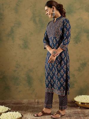 Ethnic Motifs Printed  Cotton Kurta With Trousers 1