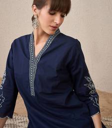 Women Floral Embroidered Regular Thread Work  Cotton Kurta with Trousers