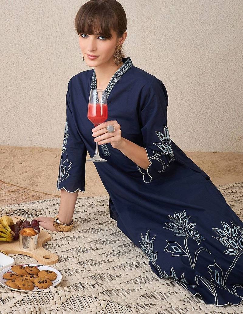 Women Floral Embroidered Regular Thread Work  Cotton Kurta with Trousers
