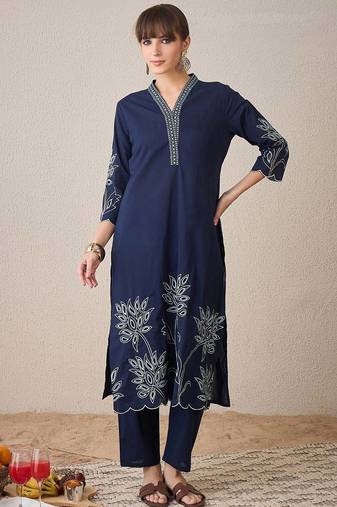 Women Floral Embroidered Thread Work Cotton Kurta with Trousers