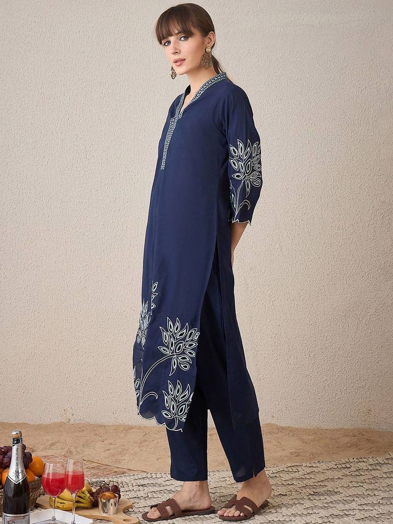 Women Floral Embroidered Regular Thread Work  Cotton Kurta with Trousers