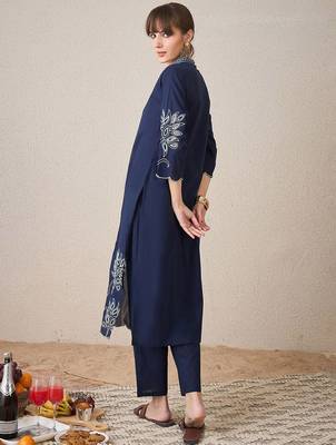 Women Floral Embroidered Regular Thread Work  Cotton Kurta with Trousers 6