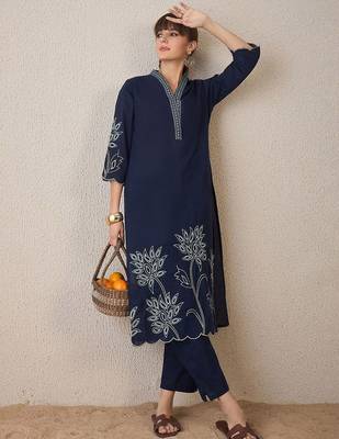 Women Floral Embroidered Regular Thread Work  Cotton Kurta with Trousers 7