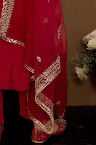 Ethnic Motifs Embroidered Panelled Kurta With Trousers & Dupatta
