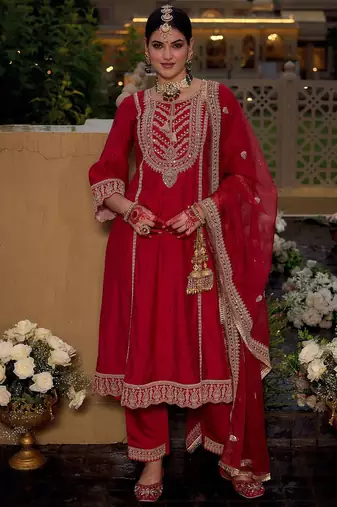 Ethnic Motifs Embroidered Panelled Kurta With Trousers & Dupatta